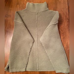 Light Green Sonoma Cropped Sweater. Comfy and Cute!
